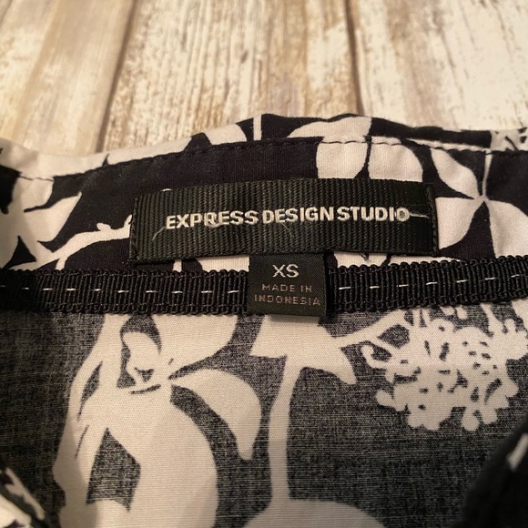 Express Design Studio Collared, Button Down, Top - Picture 2 of 8